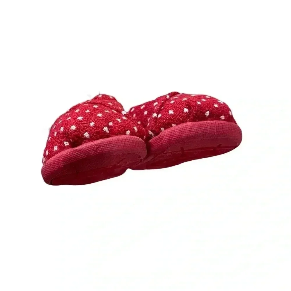 Toms baby crib